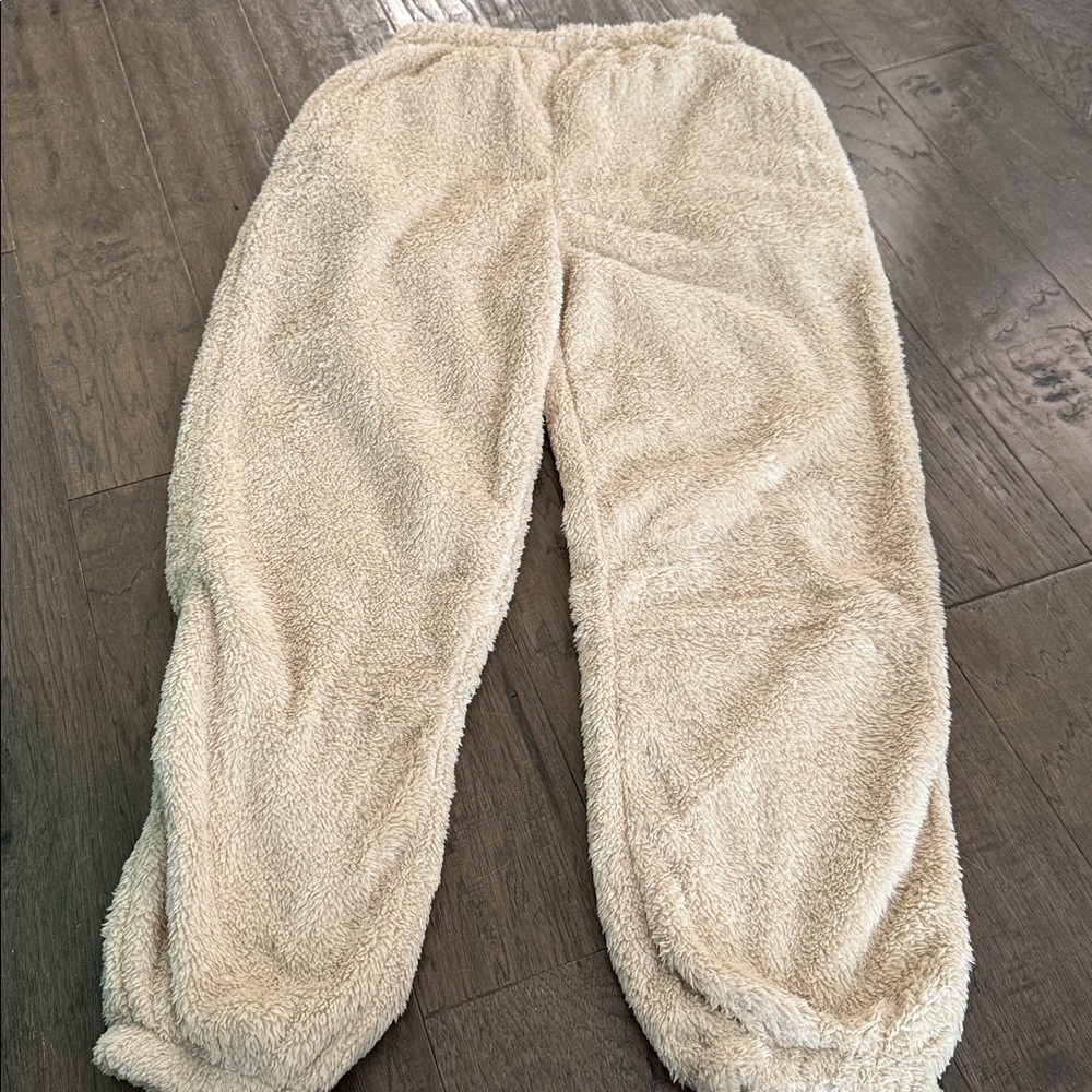 Sherpa Joggers size small tan-nwot